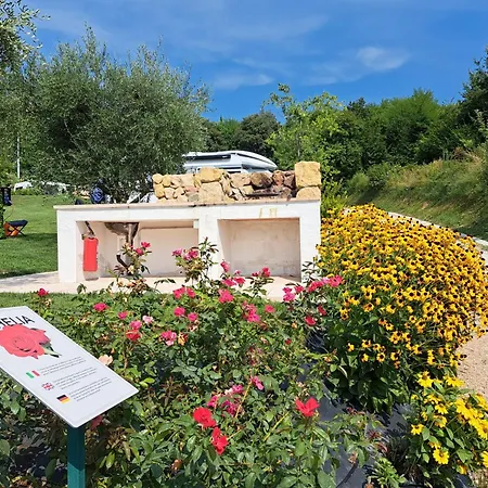 Agricamping Est Garda Rubino Κάμπινγκ